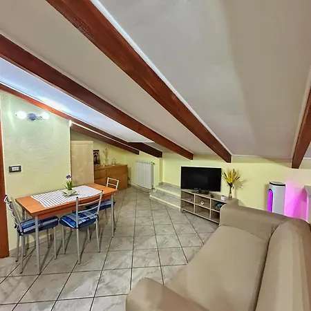 Διαμέρισμα La Casa Di Malu -5min Centro-porto-acquario-stadio-free Wifi *