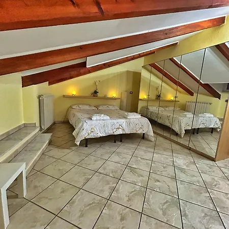 Apartment La Casa Di Malu -5min Centro-porto-acquario-stadio-free Parking